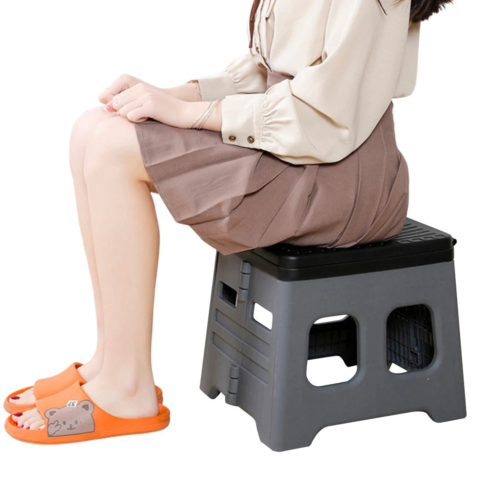 Portable Camping Toilet with Lid Foldable Outdoor Camp Toilet Multifunctional Folding Truck Toilet for Emergencies
